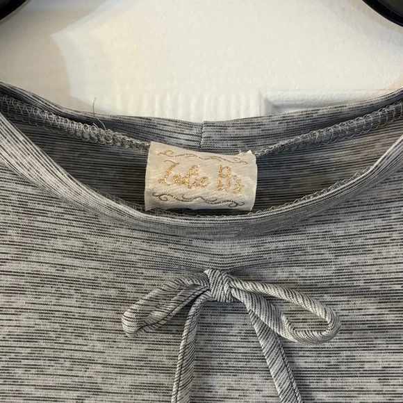 Stylish Gray Women's Tunic Top - Picture 2 of 5